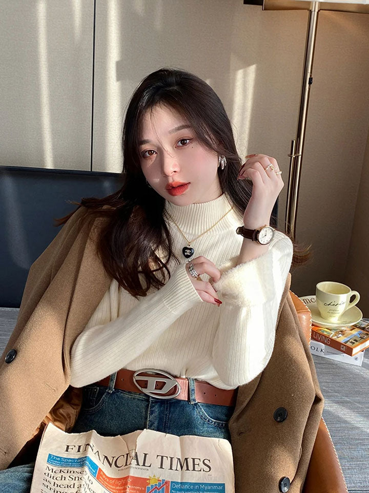 The Retro Thermal Turtleneck